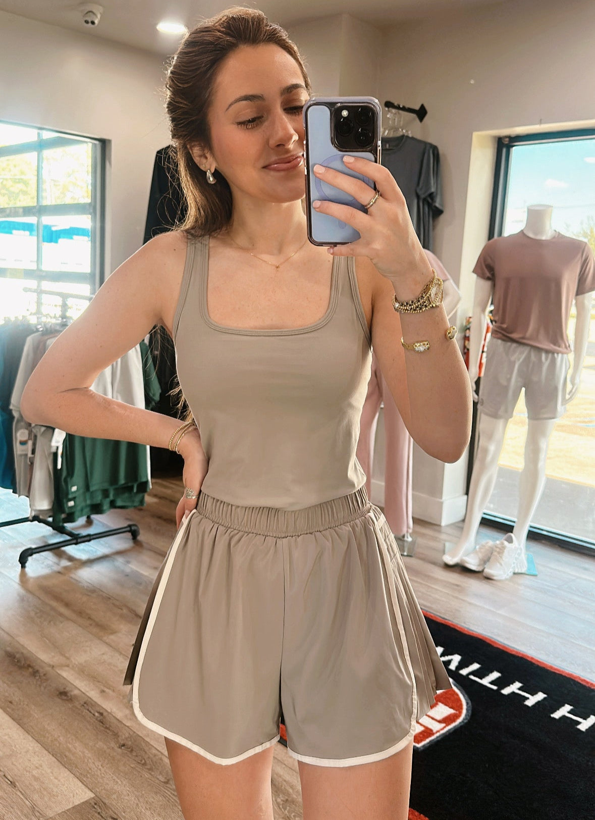 Butter Tiger Shortsie Stone/White Pearl
