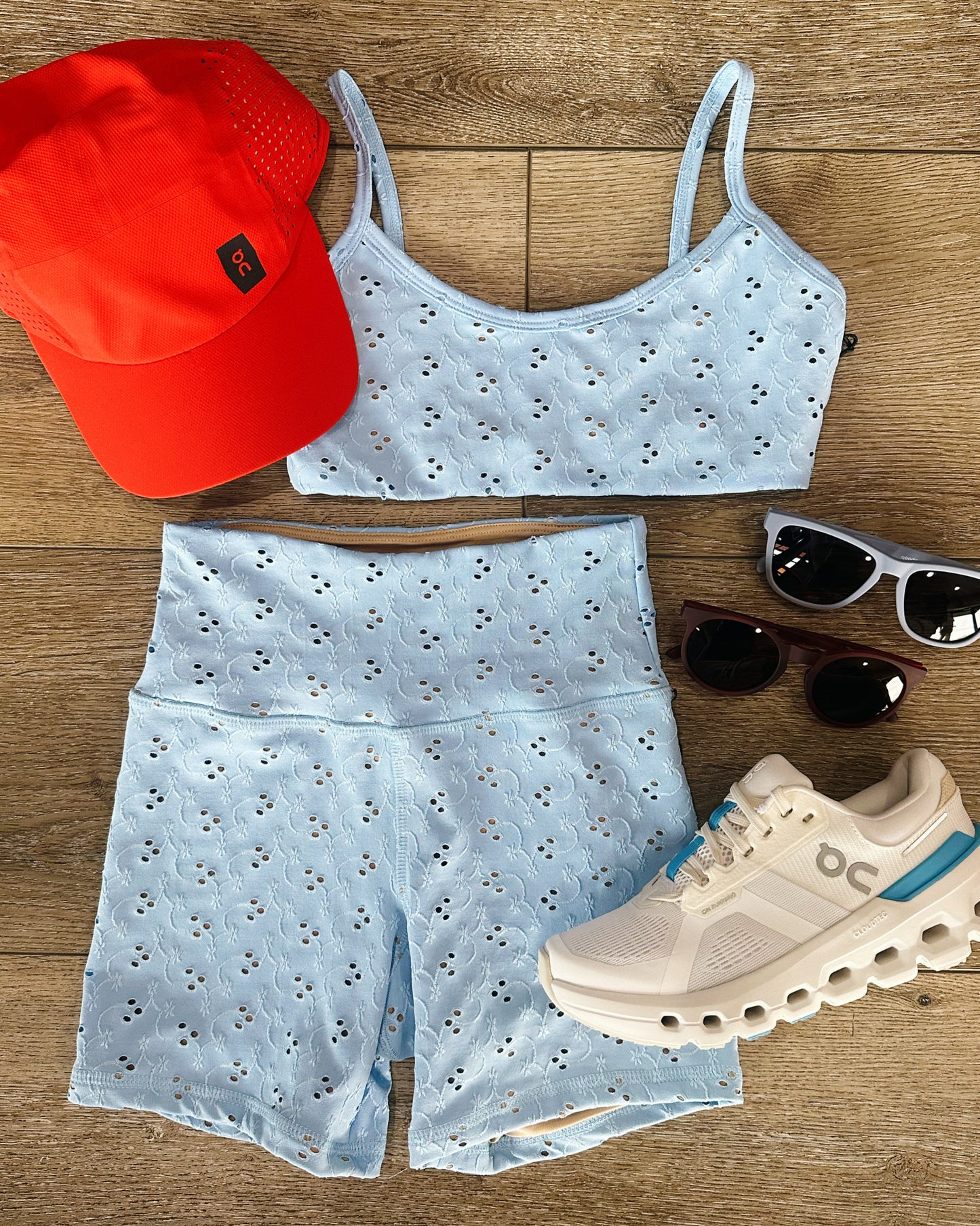 Strut This Eyelet Short BB